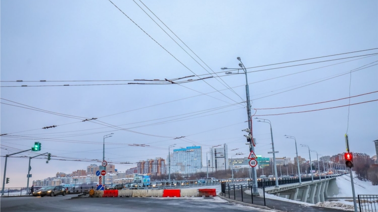 Одними из первых по новому Московскому мосту в Чебоксарах проедут пассажиры троллейбусов
