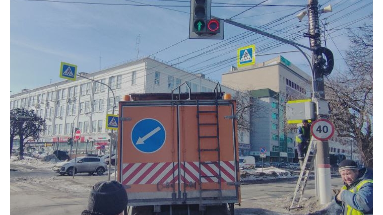 На пересечении проспекта Ленина и улицы Гладкова изменился режим работы светофора