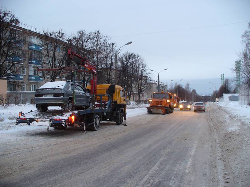Автомашины, препятствующие уборке улиц г. Чебоксары от снега, эвакуируют на штрафстоянки